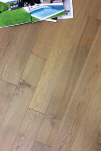 Col. 252 B - Gris beige brossé verni mat